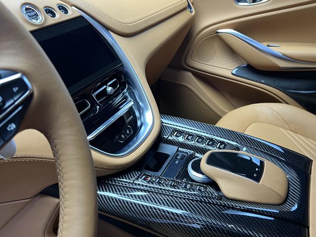 Aston Martin Aston Martin DBX