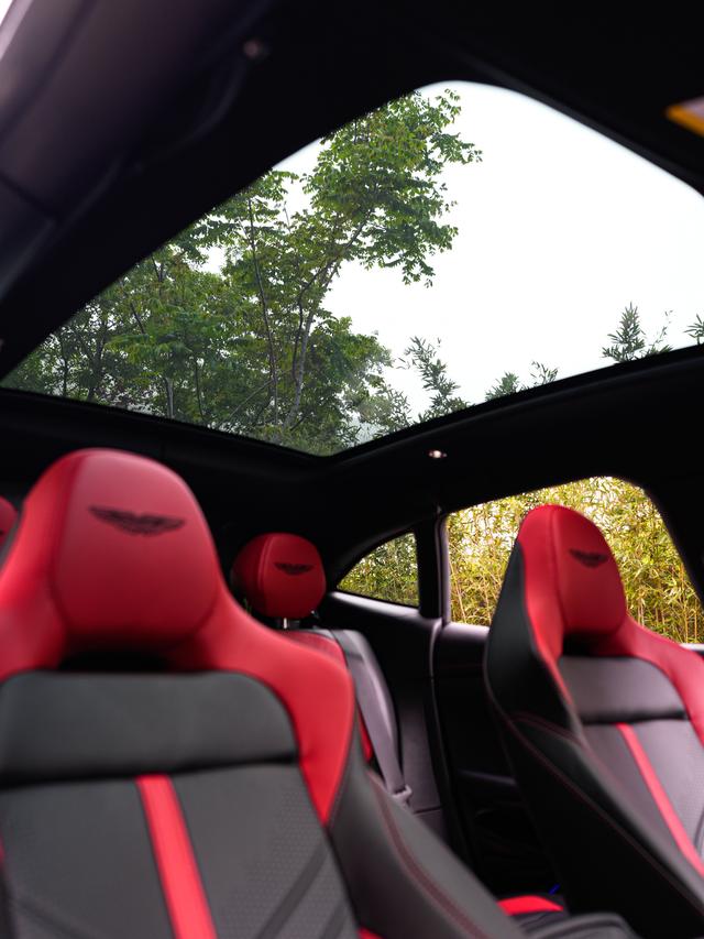 Aston Martin Aston Martin DBX