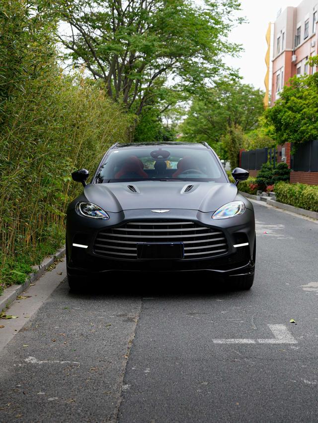 Aston Martin Aston Martin DBX