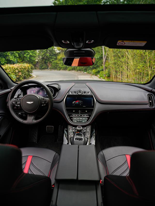 Aston Martin Aston Martin DBX