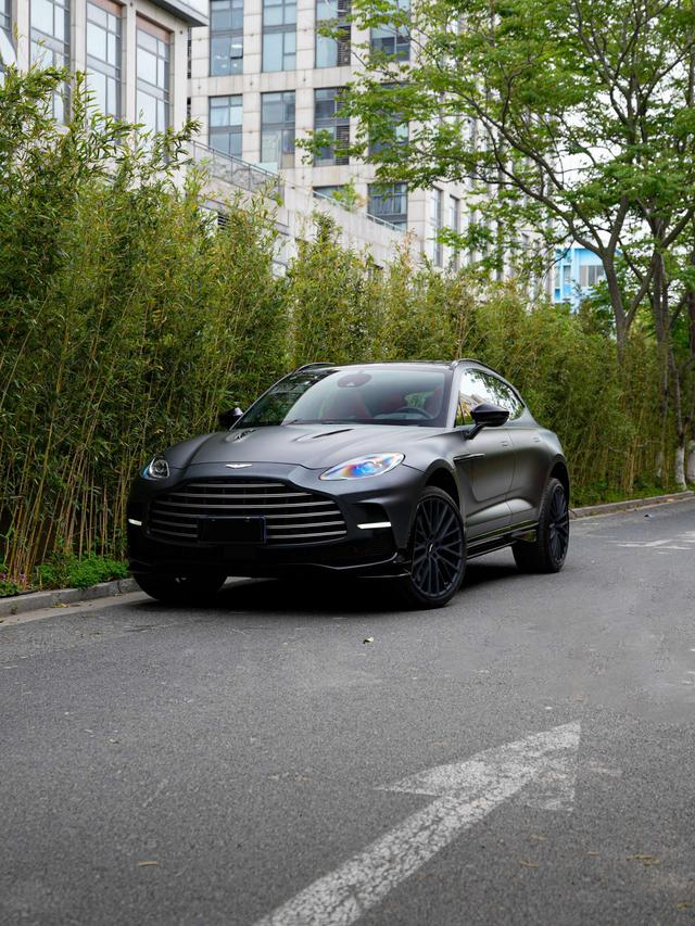 Aston Martin Aston Martin DBX