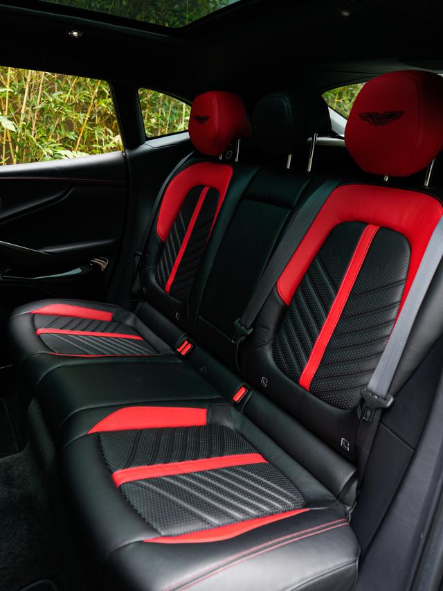 Aston Martin Aston Martin DBX
