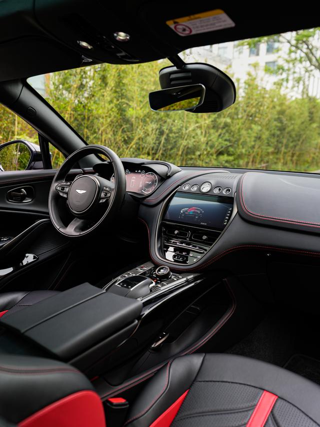 Aston Martin Aston Martin DBX