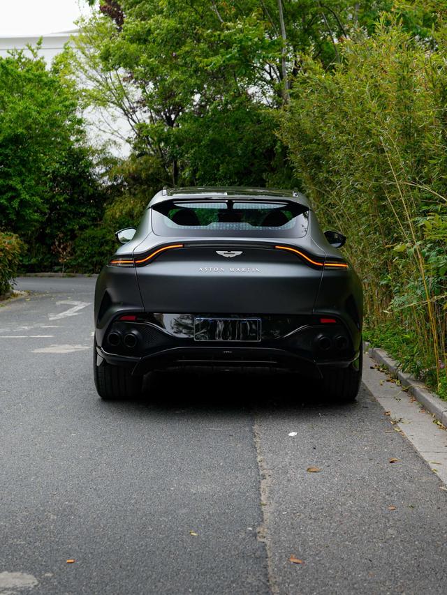 Aston Martin Aston Martin DBX
