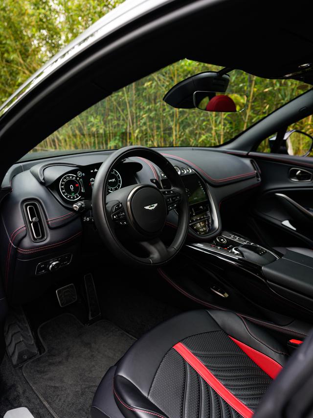 Aston Martin Aston Martin DBX