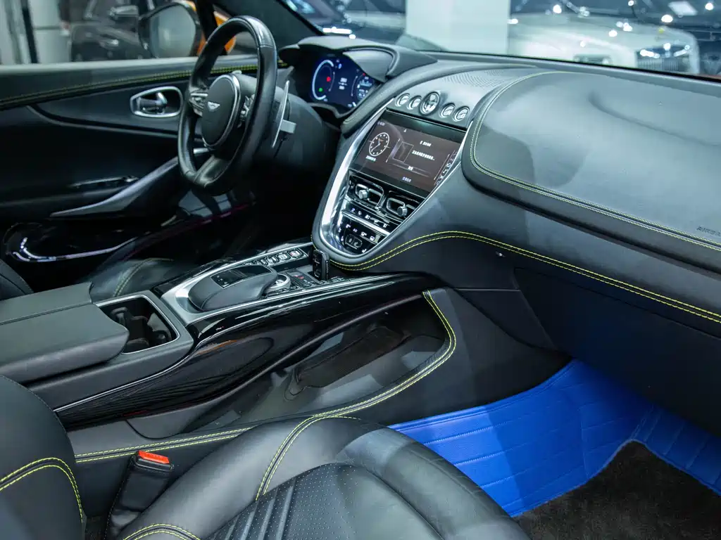 Aston Martin DBX