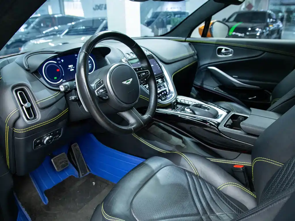 Aston Martin DBX