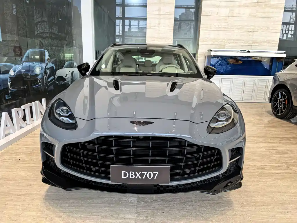 Aston Martin DBX
