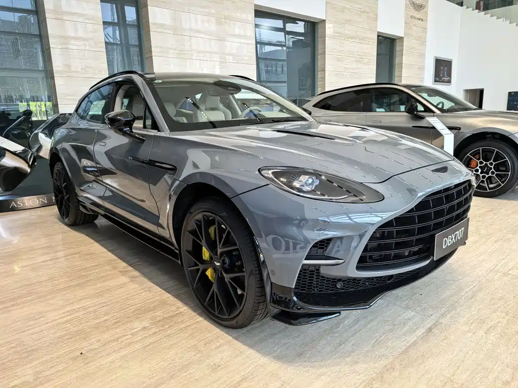 Aston Martin DBX
