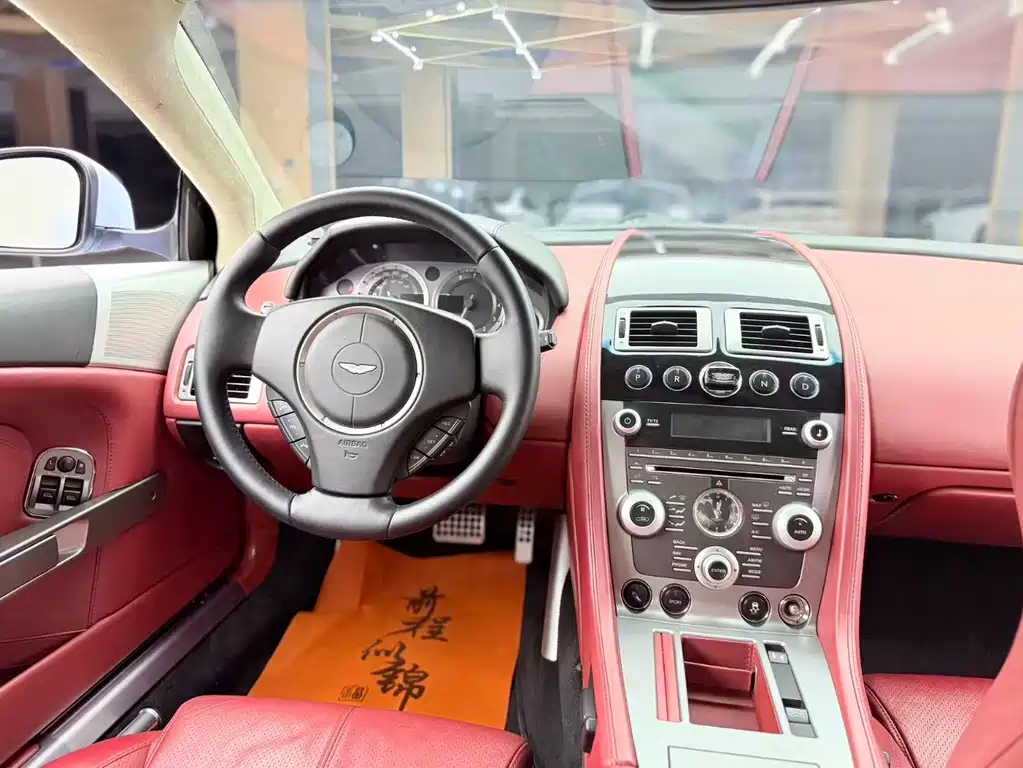 Aston Martin DB9