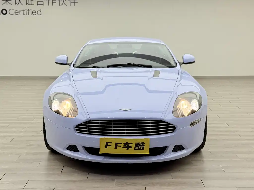Aston Martin DB9