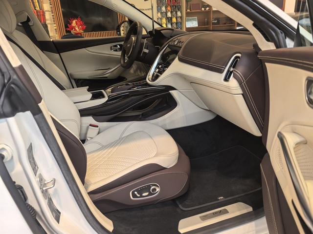 Aston Martin Aston Martin DBX