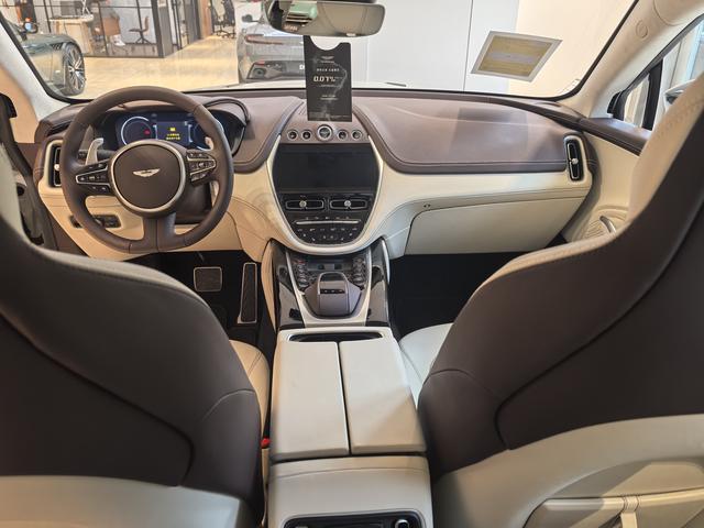 Aston Martin Aston Martin DBX