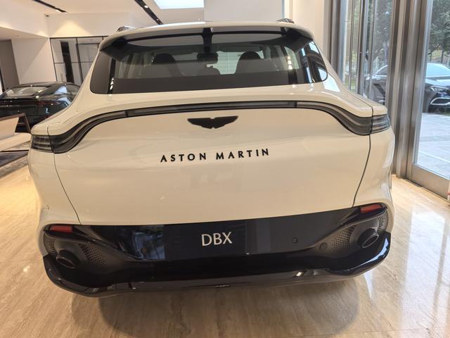 Aston Martin Aston Martin DBX