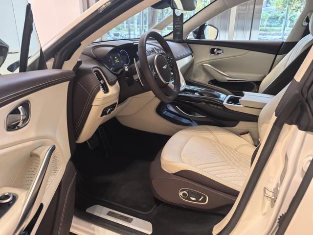 Aston Martin Aston Martin DBX
