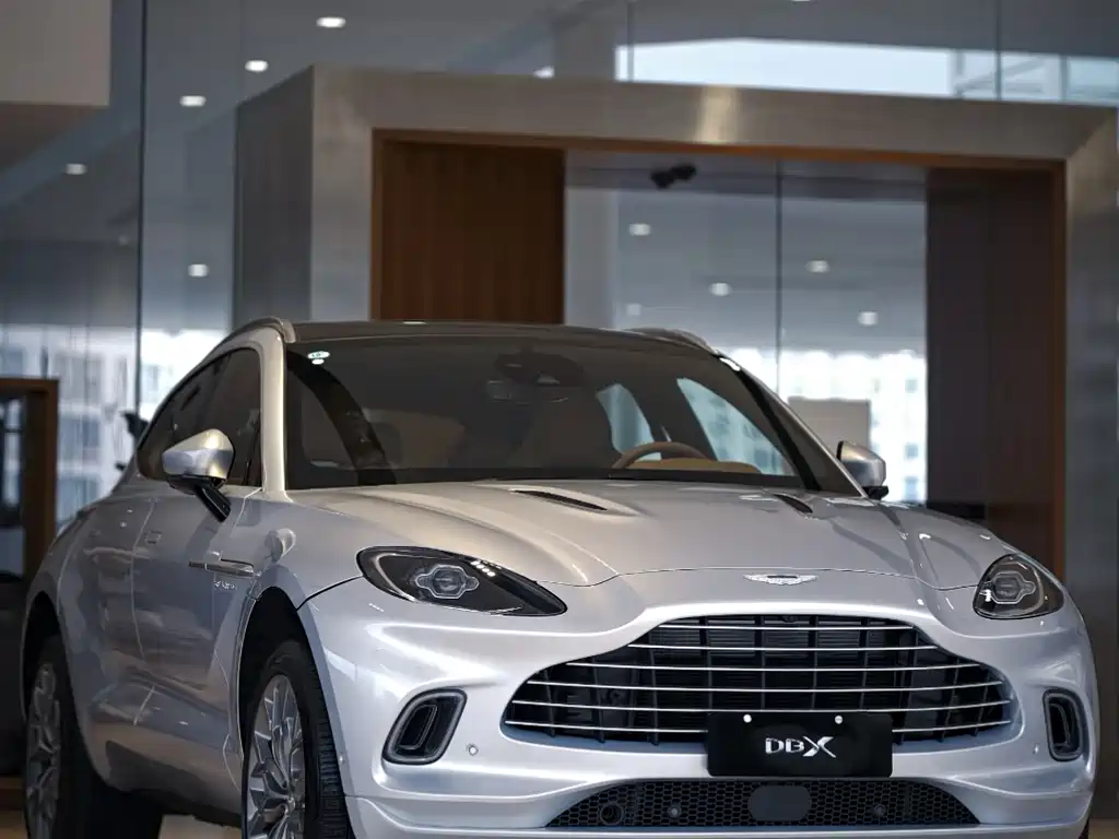 Aston Martin DBX