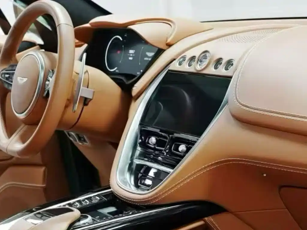Aston Martin DBX