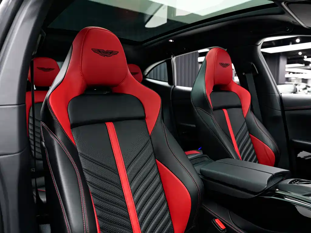 Aston Martin DBX