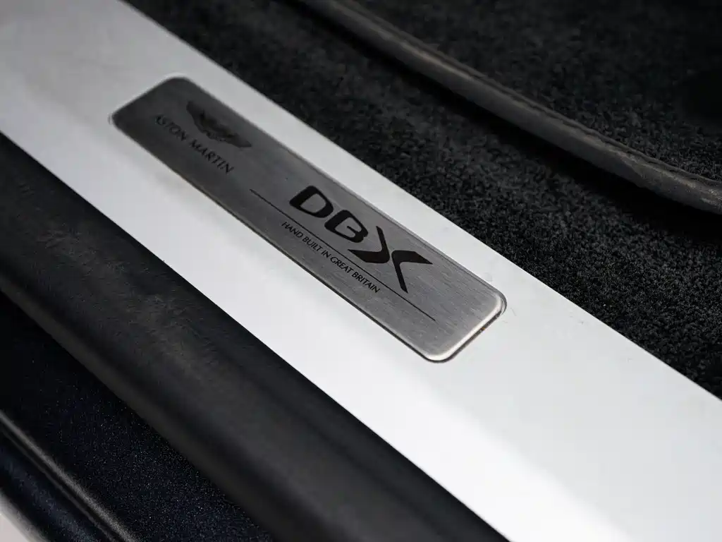 Aston Martin DBX