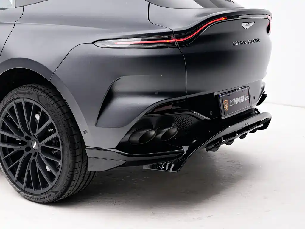 Aston Martin DBX
