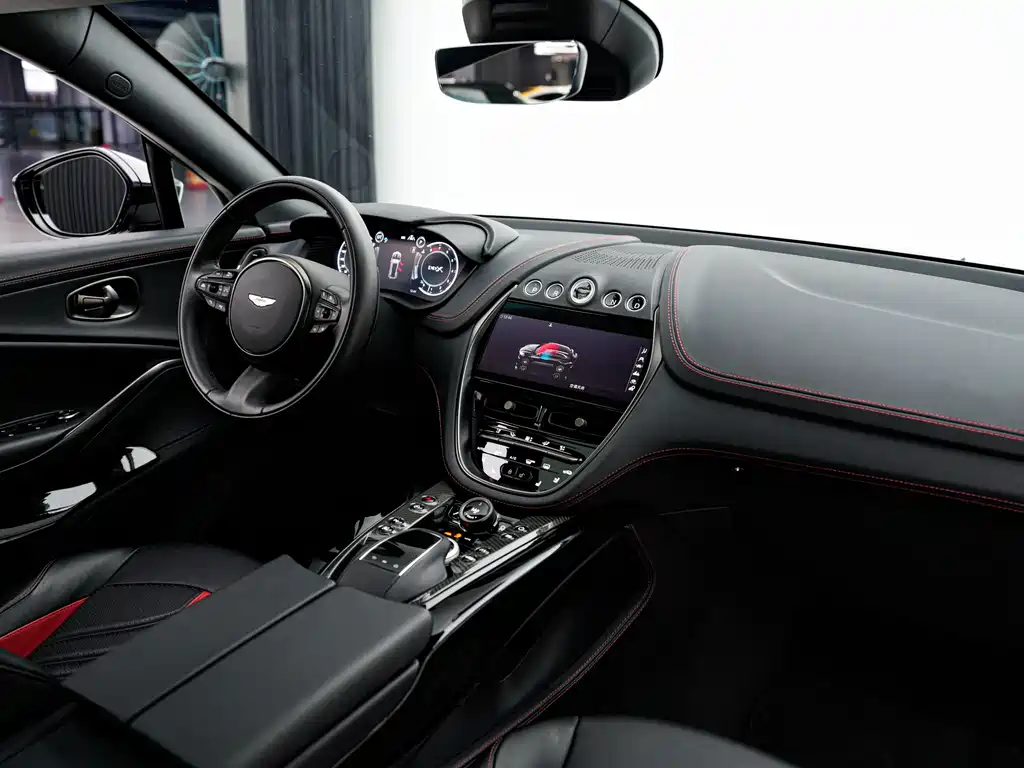 Aston Martin DBX