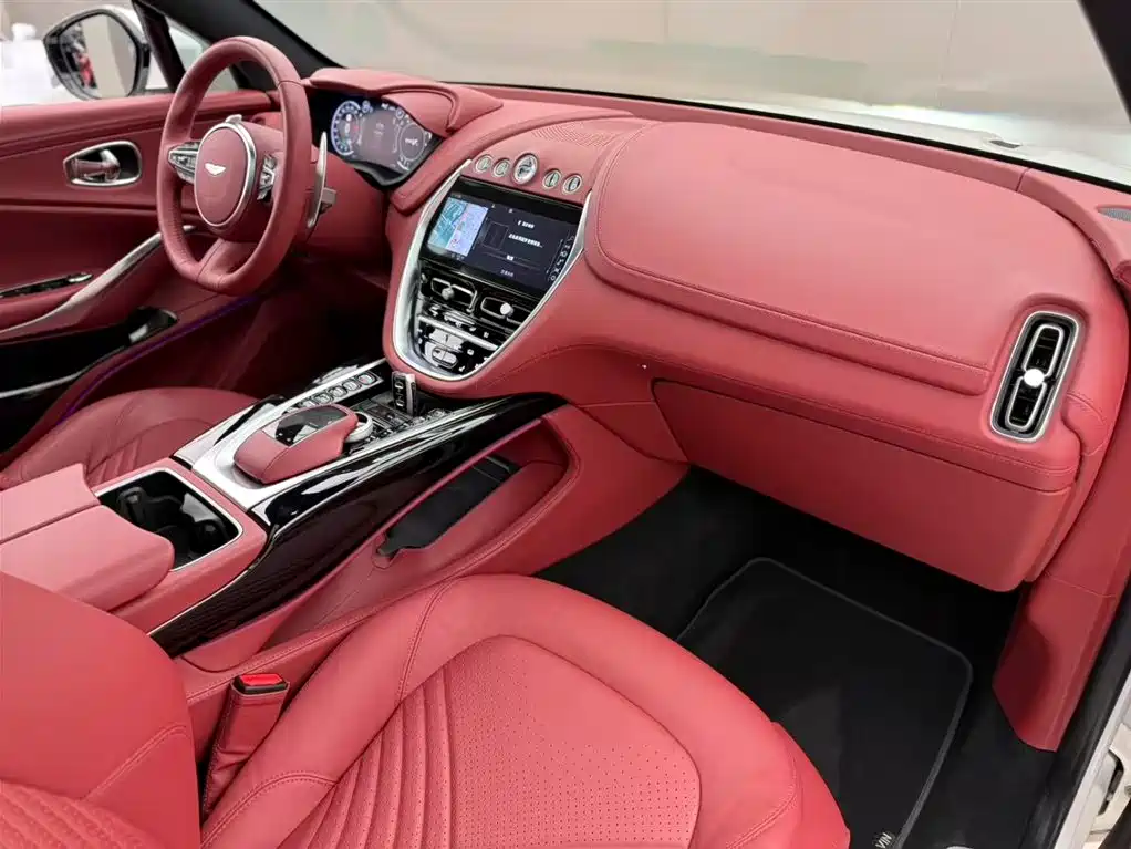 Aston Martin DBX