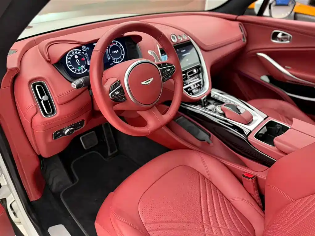 Aston Martin DBX