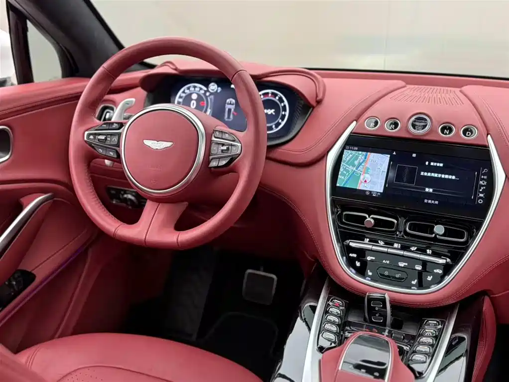 Aston Martin DBX