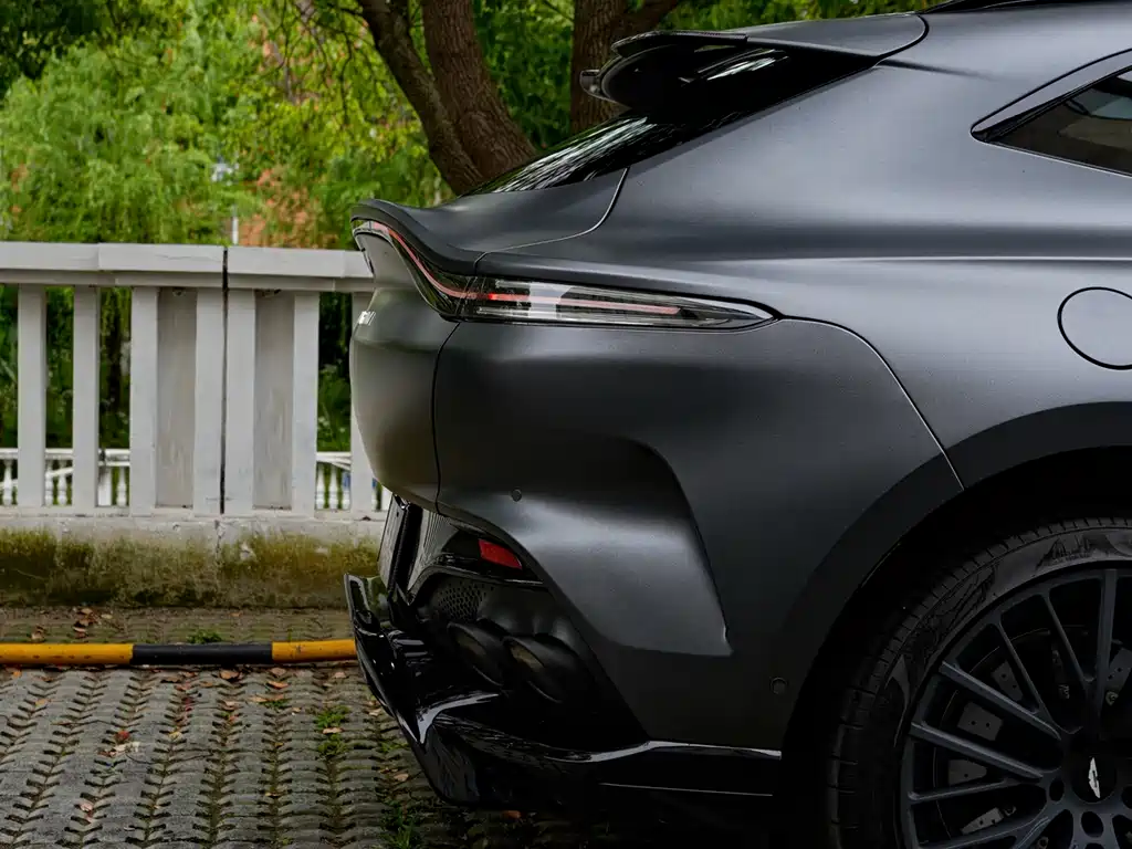 Aston Martin DBX