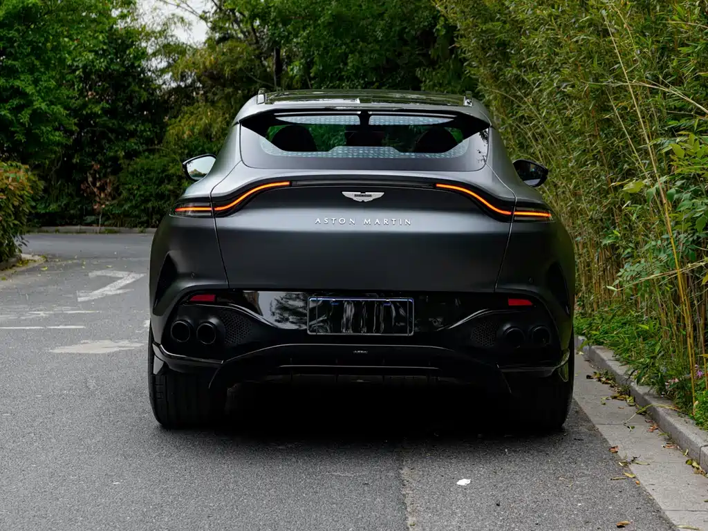 Aston Martin DBX