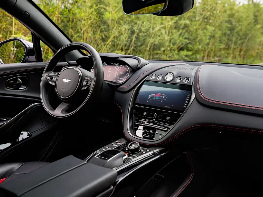 Aston Martin DBX
