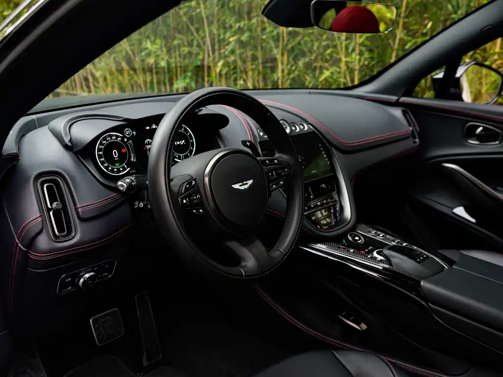 Aston Martin DBX