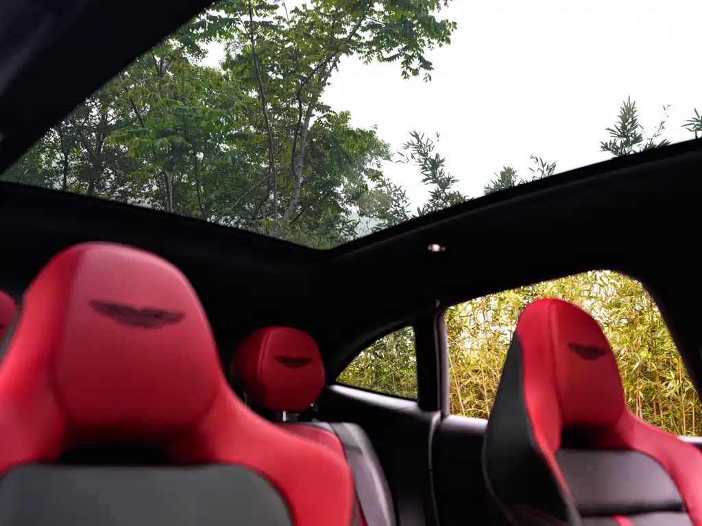 Aston Martin DBX