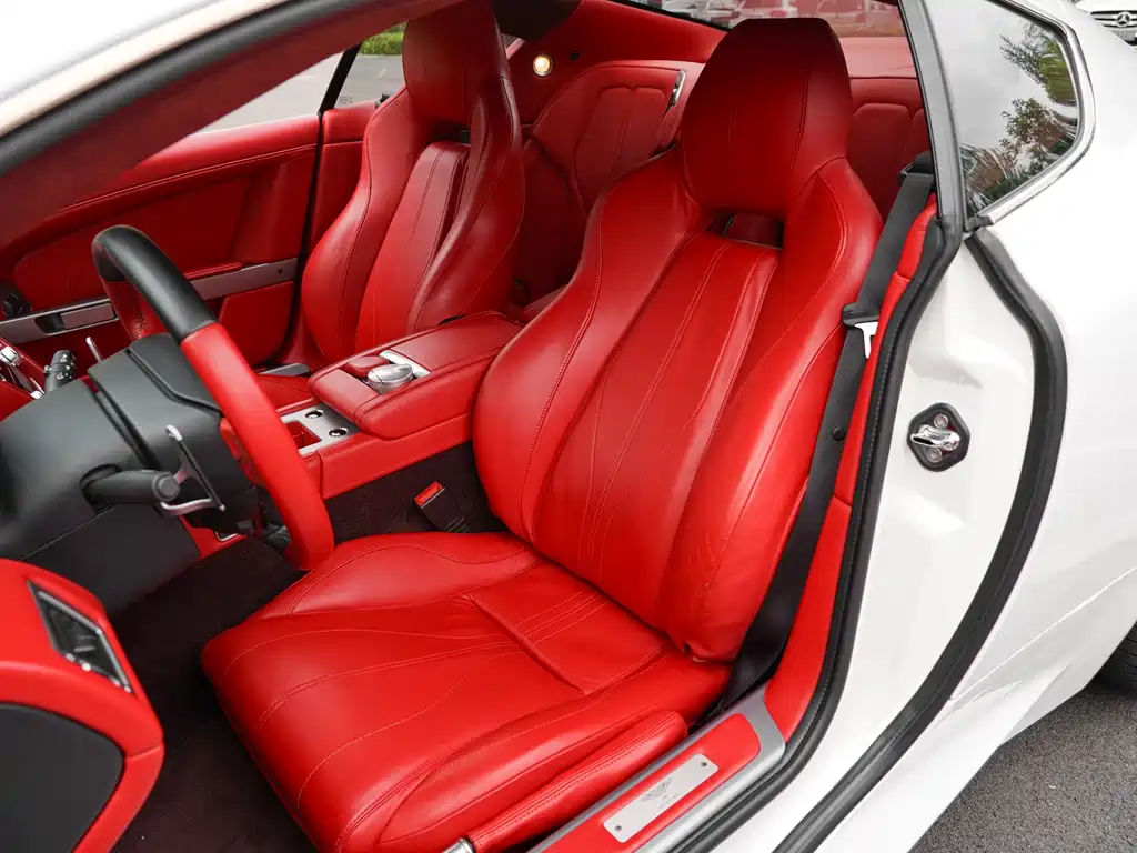 Aston Martin DB9