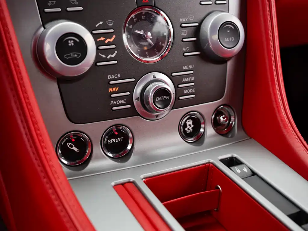 Aston Martin DB9