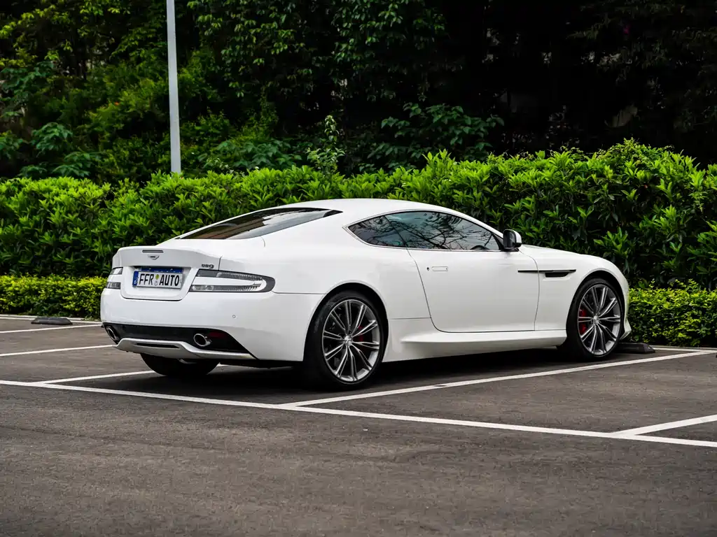 Aston Martin DB9