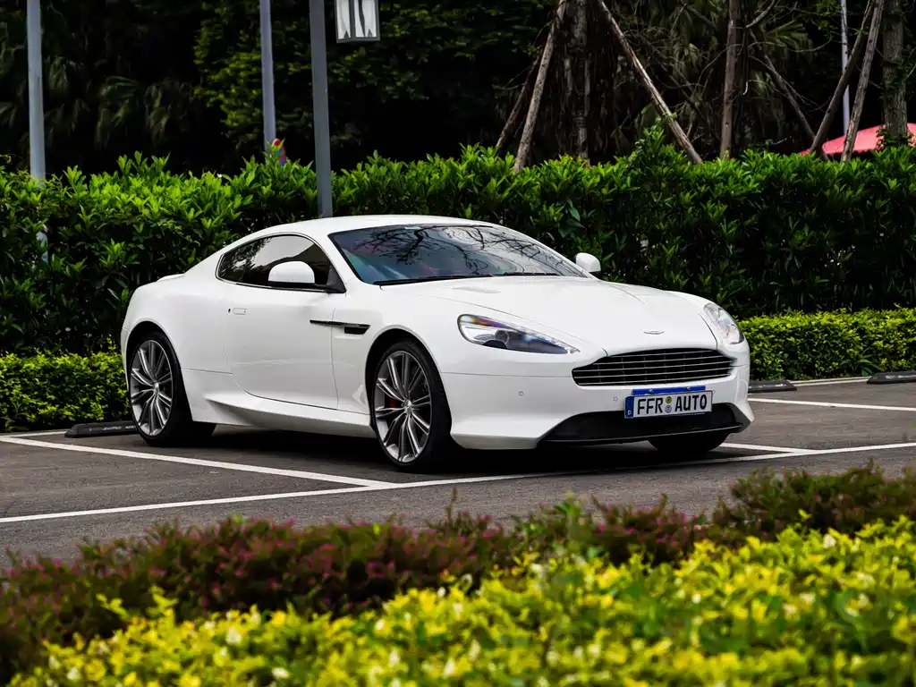 Aston Martin DB9