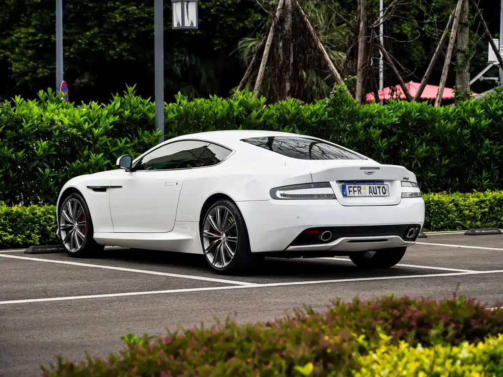 Aston Martin DB9