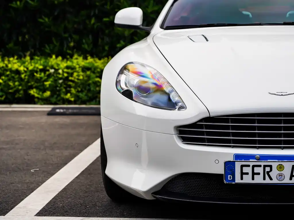 Aston Martin DB9