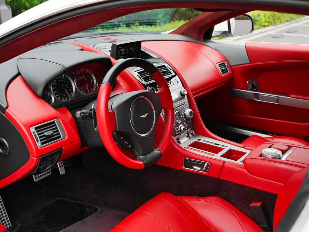 Aston Martin DB9