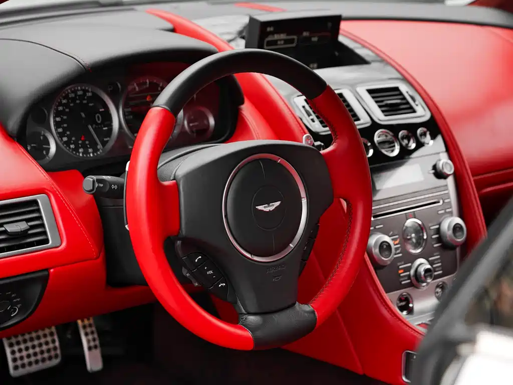 Aston Martin DB9