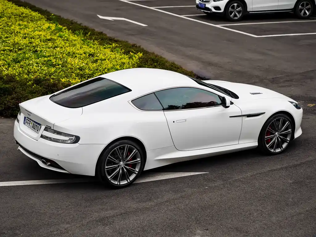 Aston Martin DB9