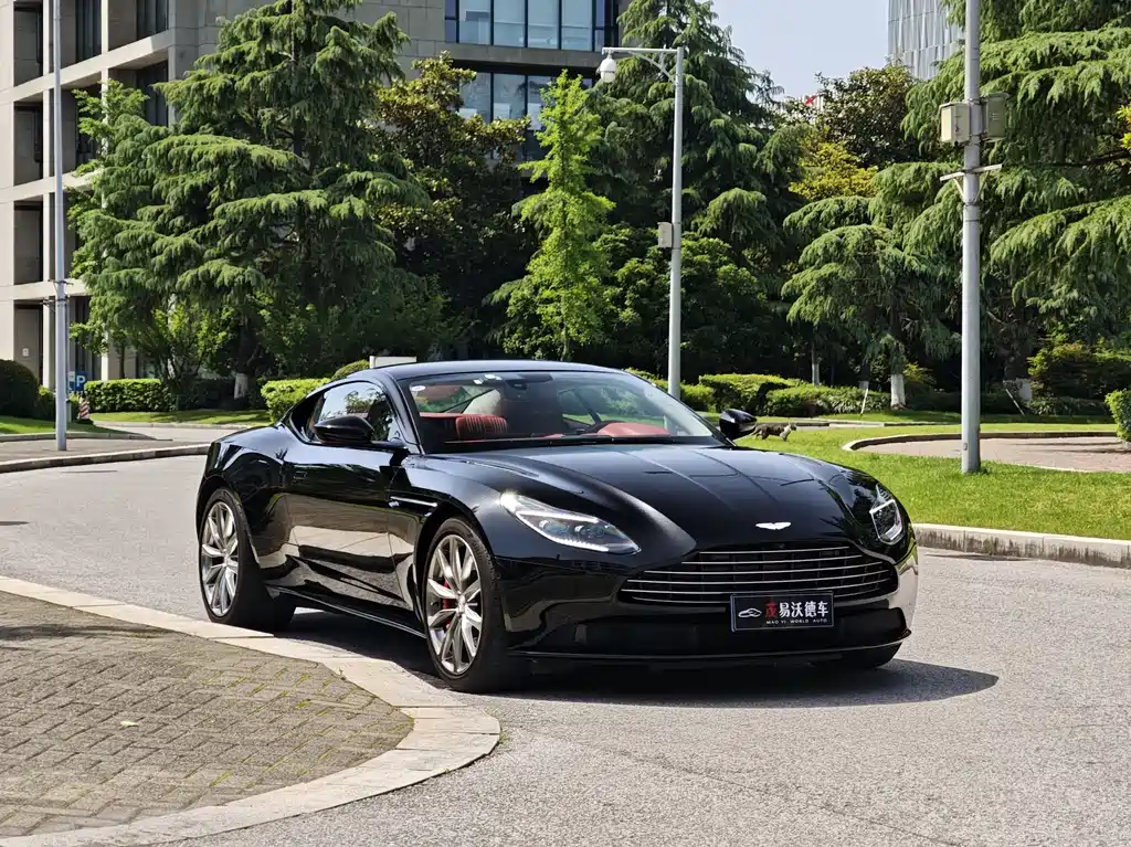 Aston Martin DB11