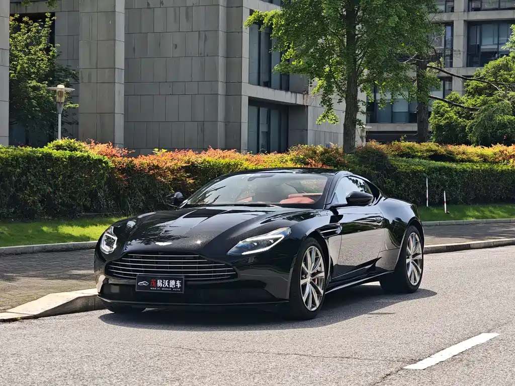 Aston Martin DB11
