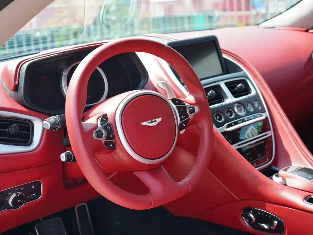 Aston Martin DB11