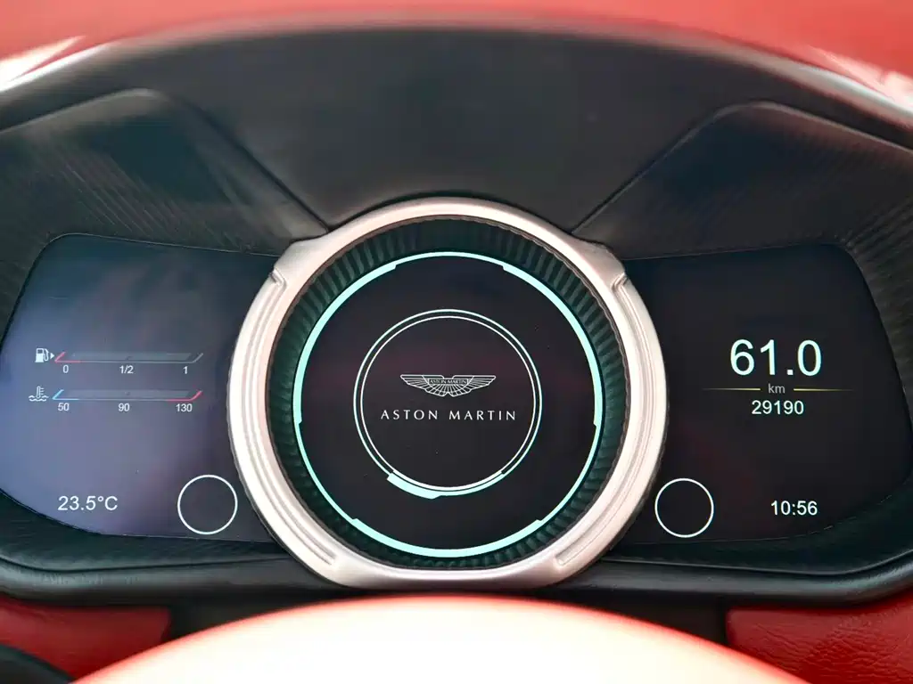 Aston Martin DB11