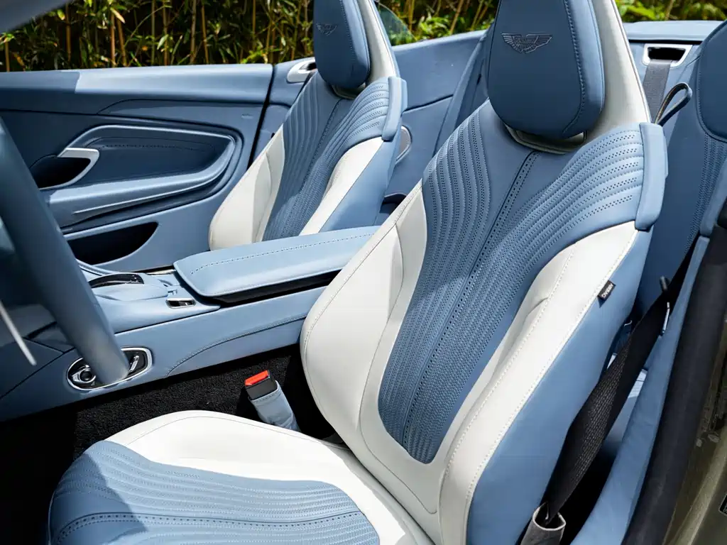 Aston Martin DB11