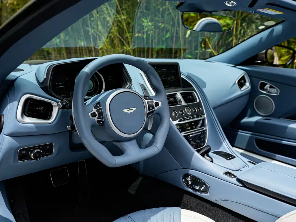 Aston Martin DB11