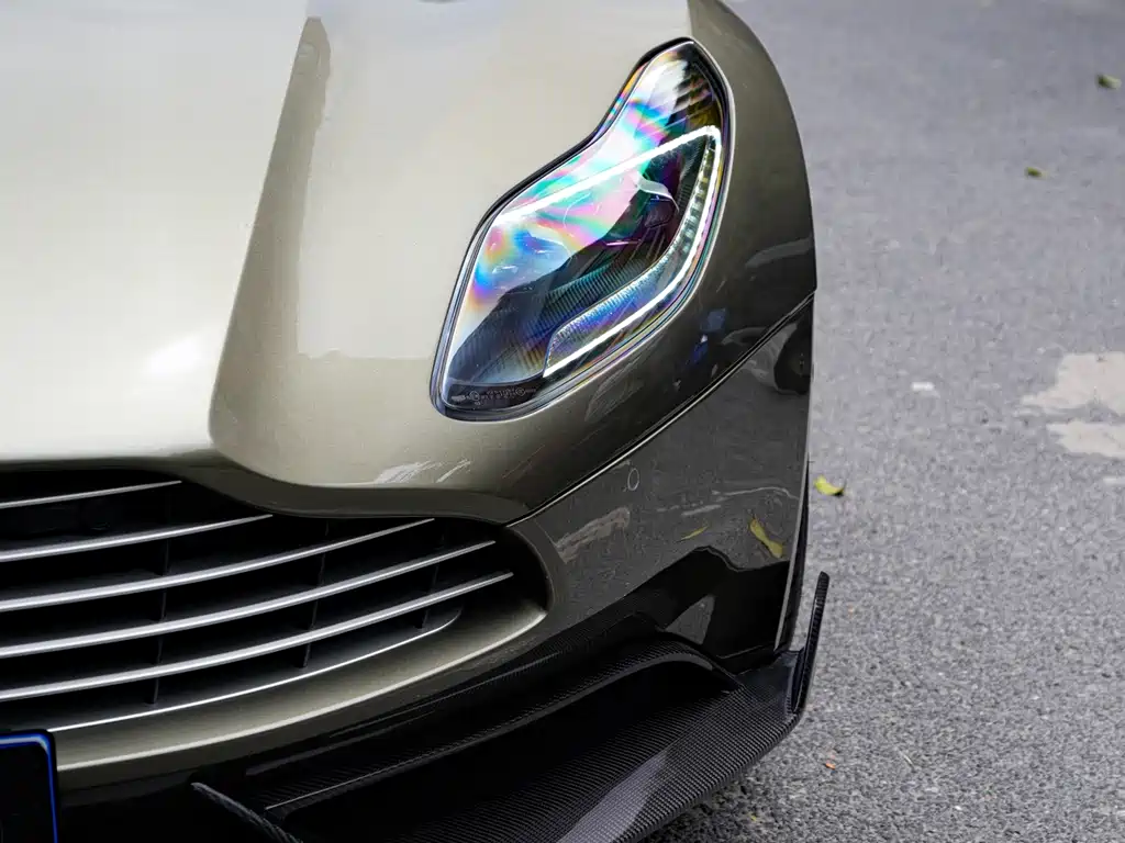 Aston Martin DB11