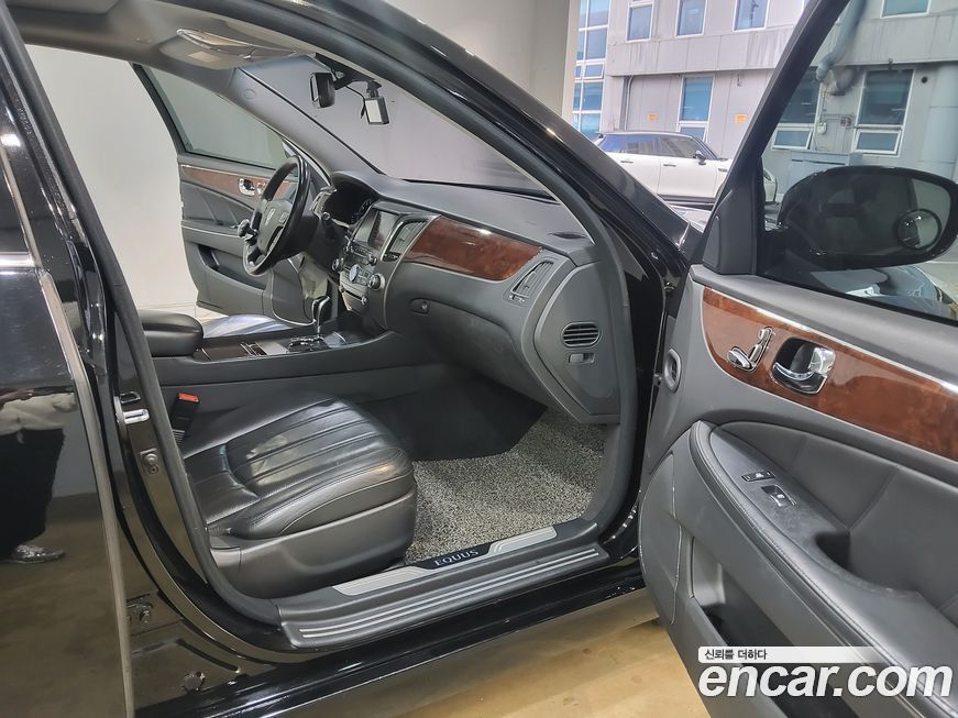 Hyundai Equus